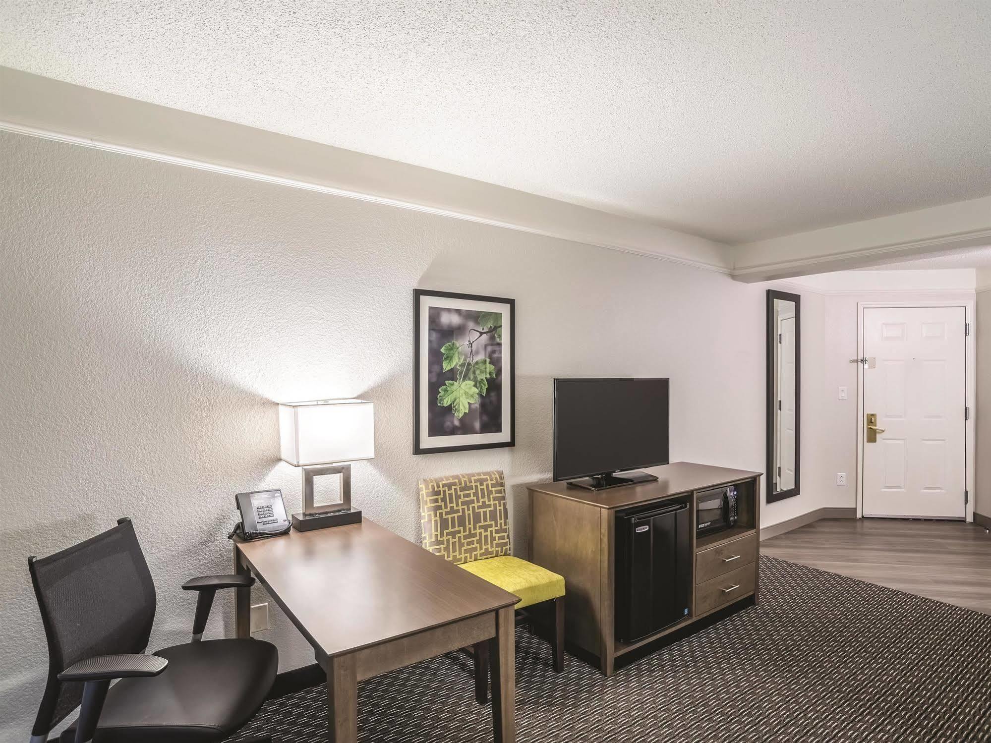 La Quinta By Wyndham Phoenix Chandler Extérieur photo