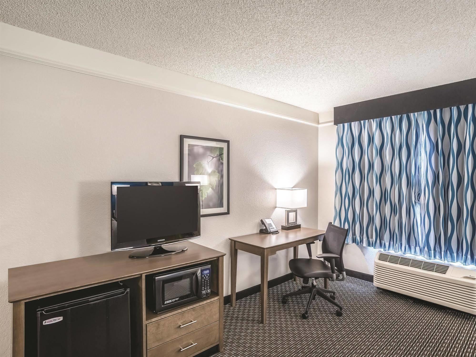 La Quinta By Wyndham Phoenix Chandler Extérieur photo